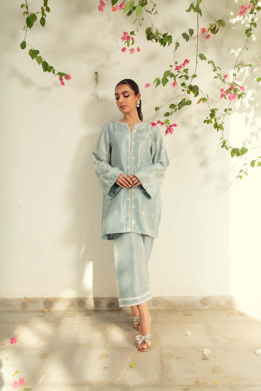 KOMAL LAKHANI - Reyah Light Blue Imran Sleeve Kamdani
