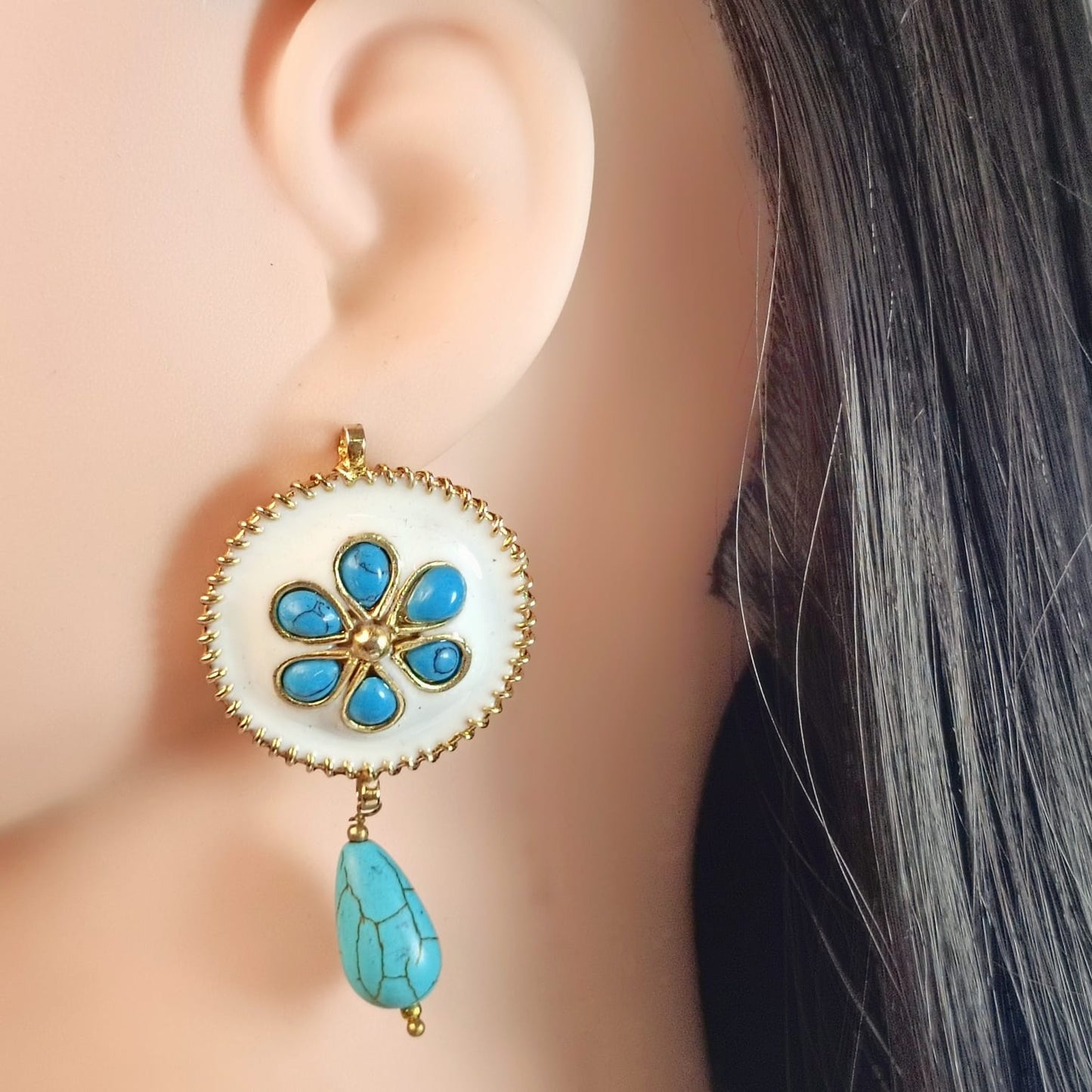 ZAHEEN KAMRAN - Feroza and White Meena Earrings