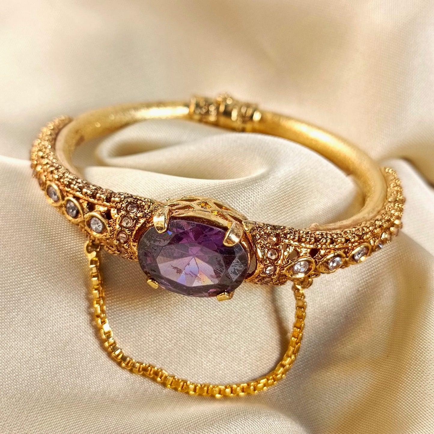 ZAHEEN KAMRAN - Amethyst Bangle