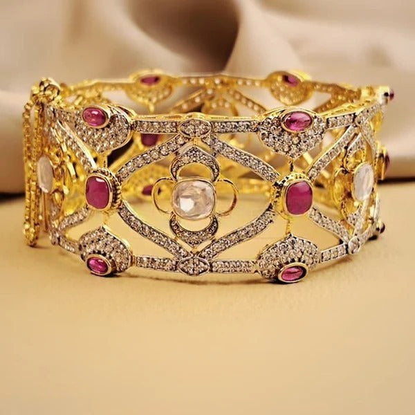 ZAHEEN KAMRAN - Aura Bangle