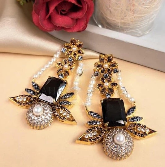ZAHEEN KAMRAN - Camille Earrings