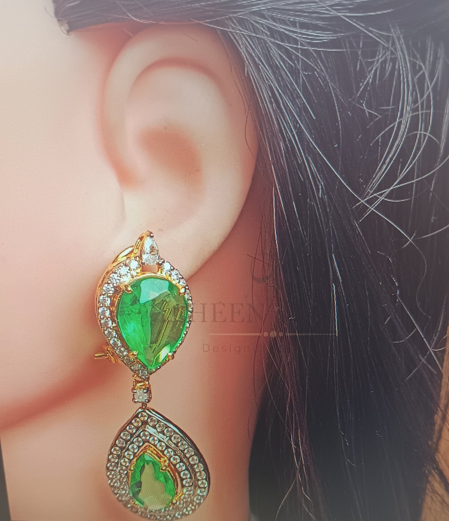 ZAHEEN KAMRAN - Emerald Earrings