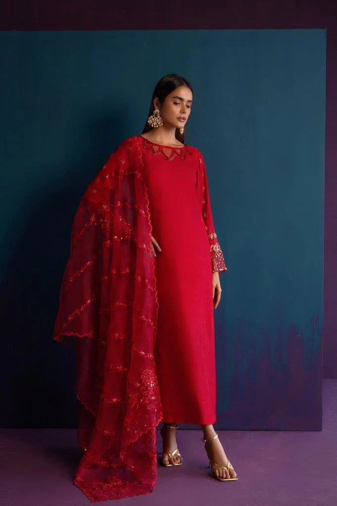 ANAM AHKLAQ - Red Silk