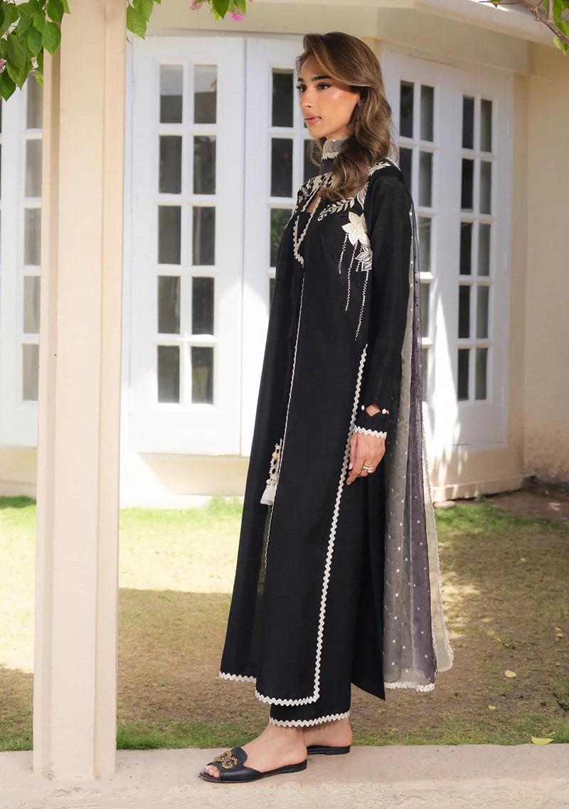 ZAINAB ZULFIQAR - Maya Black