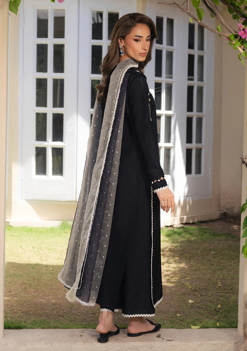 ZAINAB ZULFIQAR - Maya Black