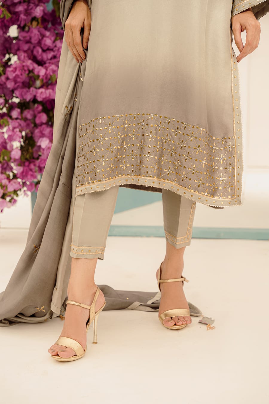 KOMAL LAKHANI- Gray Ombre Kamdani