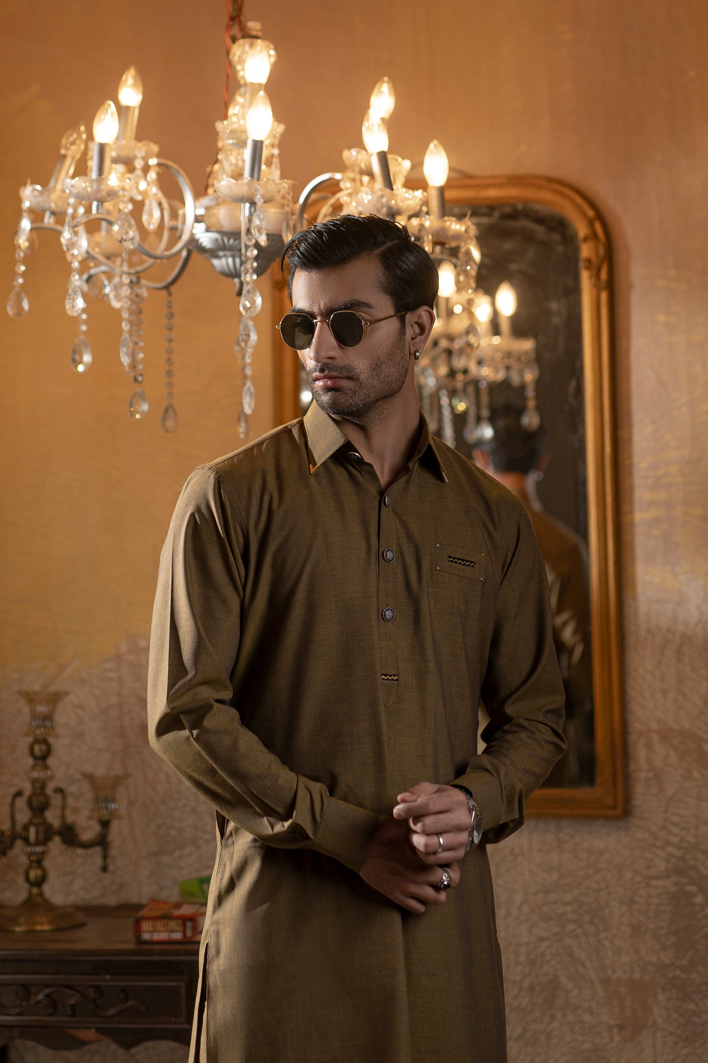 KUNZUL CHANNAR - Pinned collar farshi