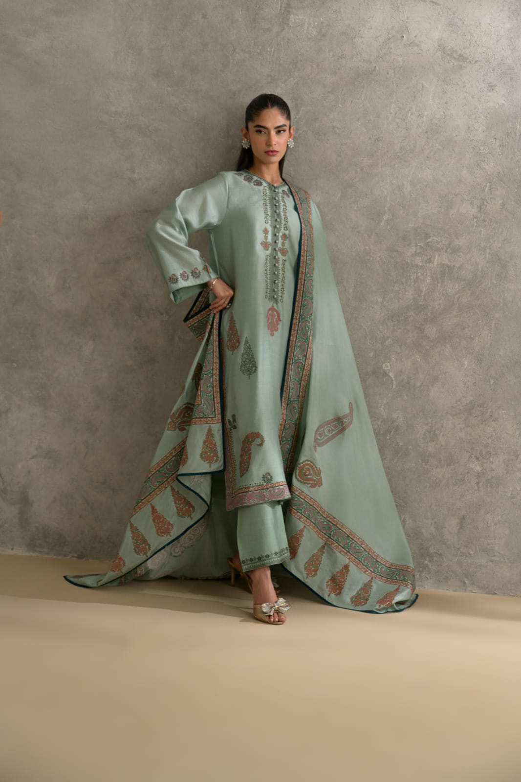 KOMAL LAKHANI - Terra Mint Royale