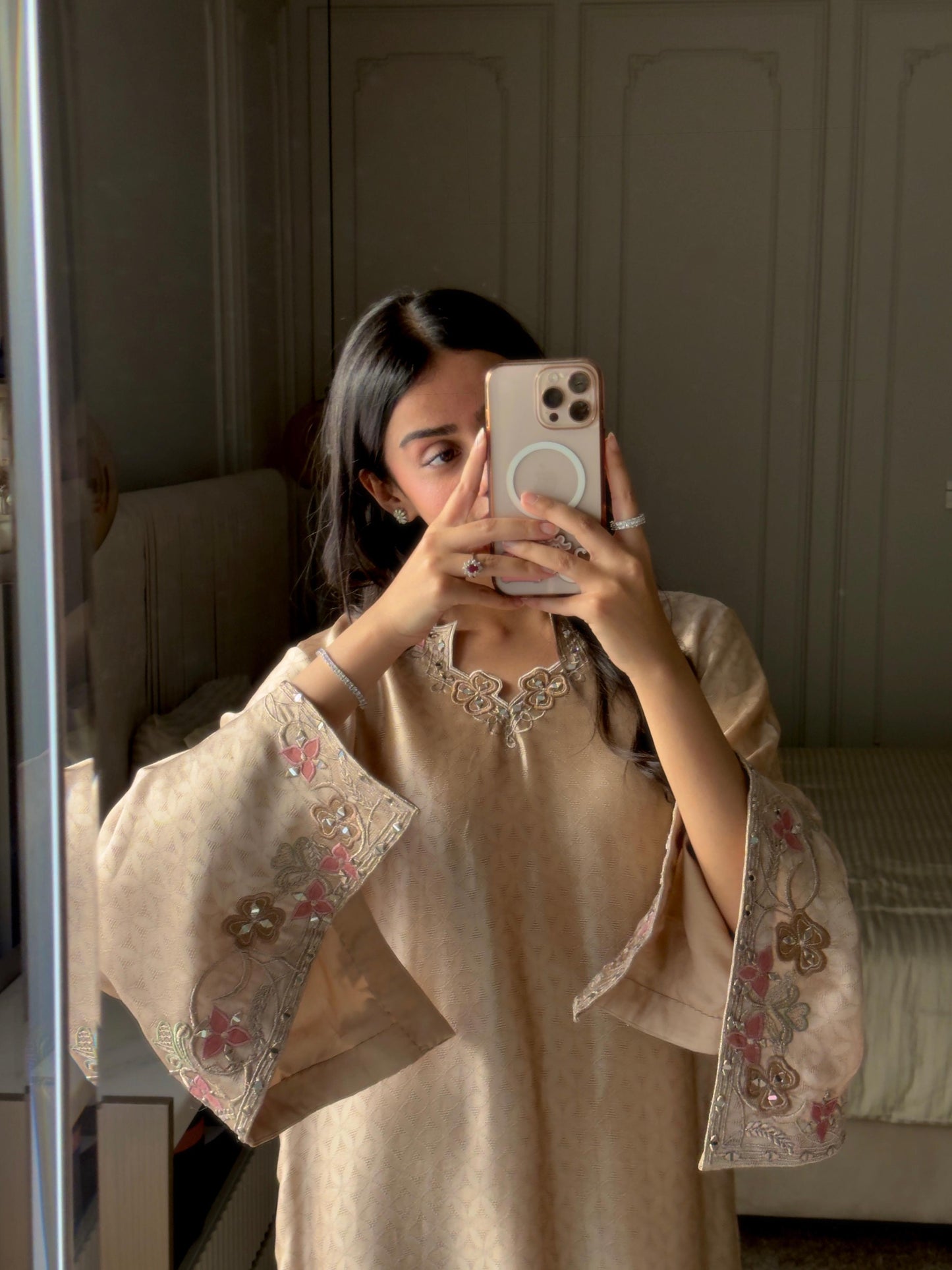 KARISHMA TALREJA - Nova