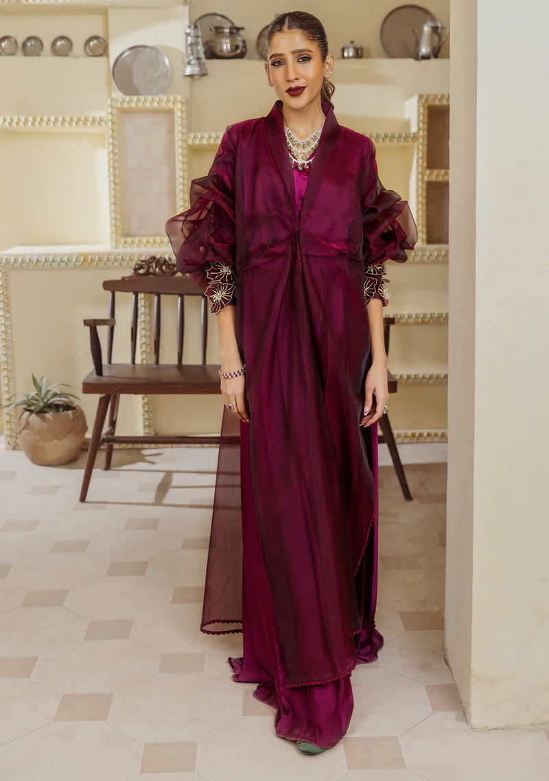 ZAINAB ZULFIQAR - Cala Magenta