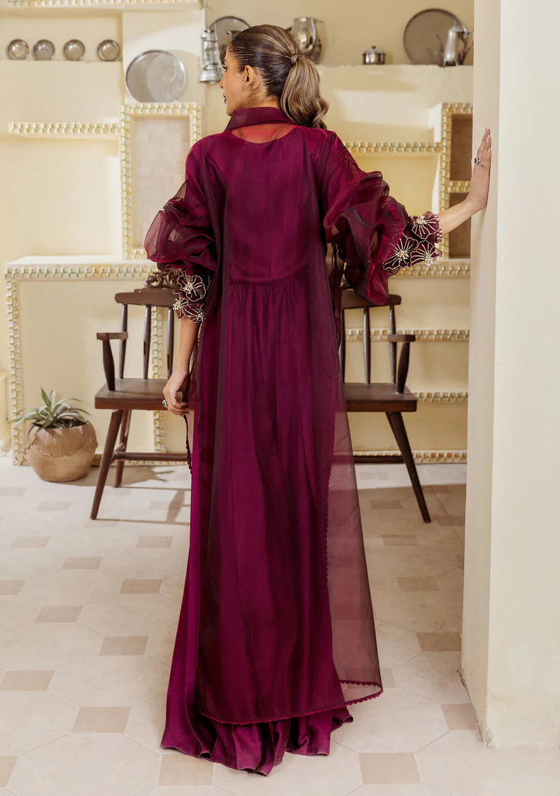 ZAINAB ZULFIQAR - Cala Magenta