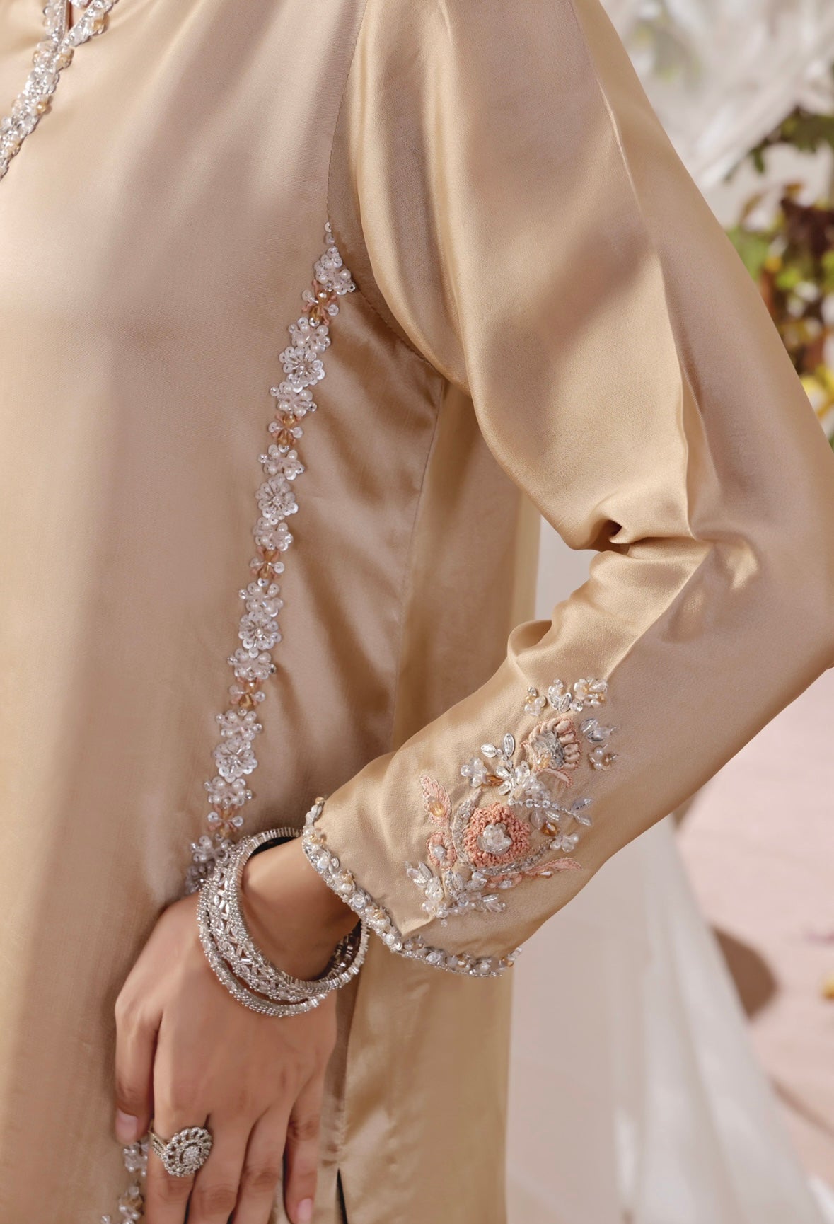 Hafsa Malik - Celine Ligth Beige