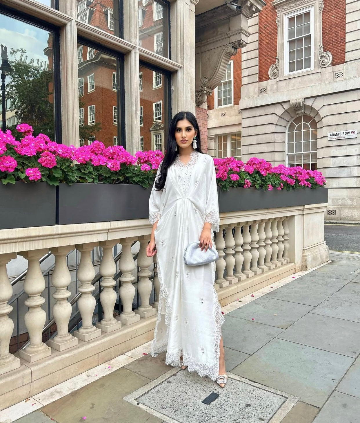 UMA DARA - Jasmin White