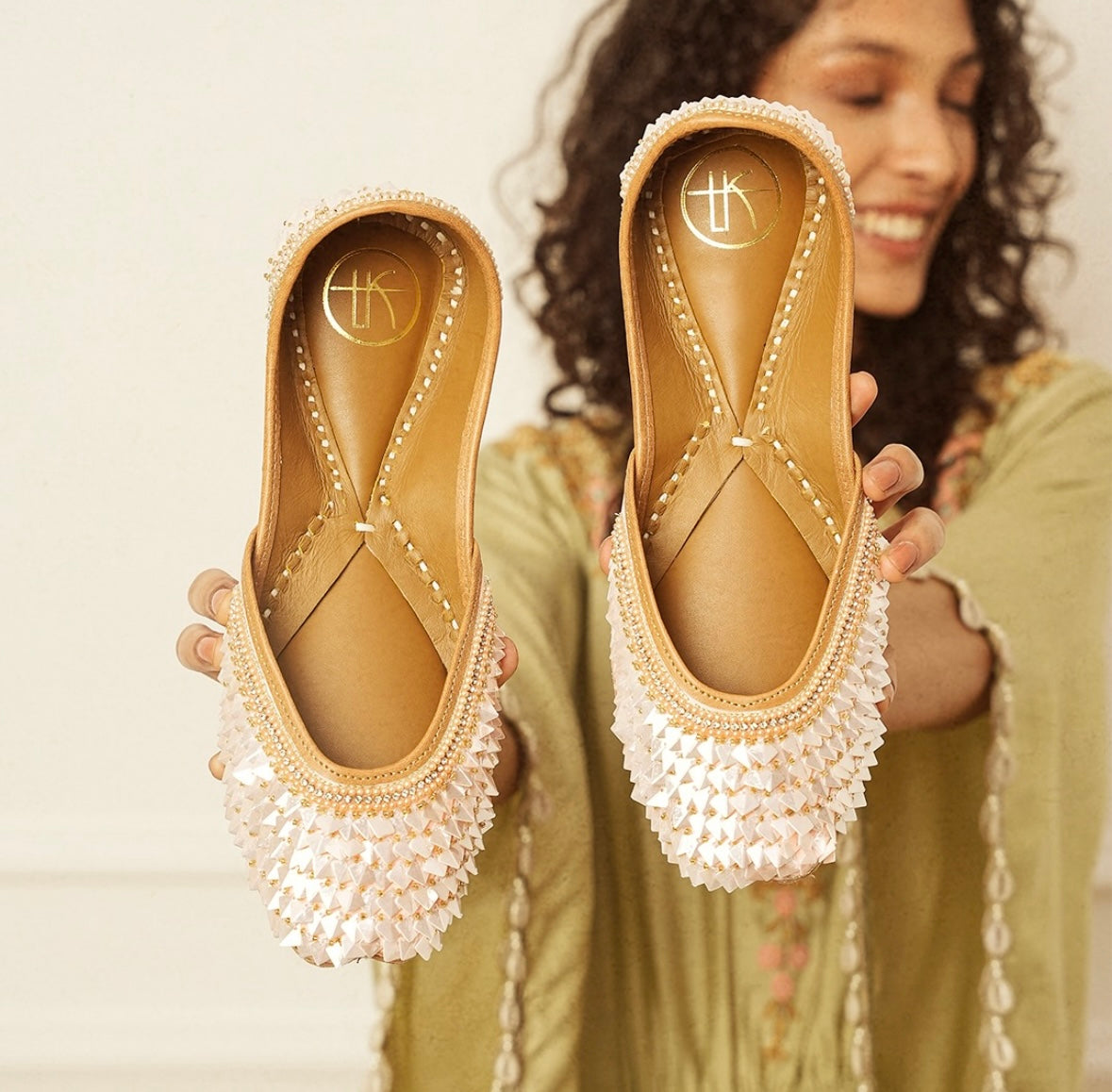 LOVE KAARI - Blush Pink Wonder Jutti