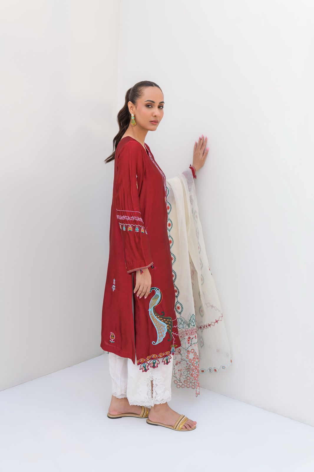 RIMSHA SHAIKHANI - Uswa red maroon