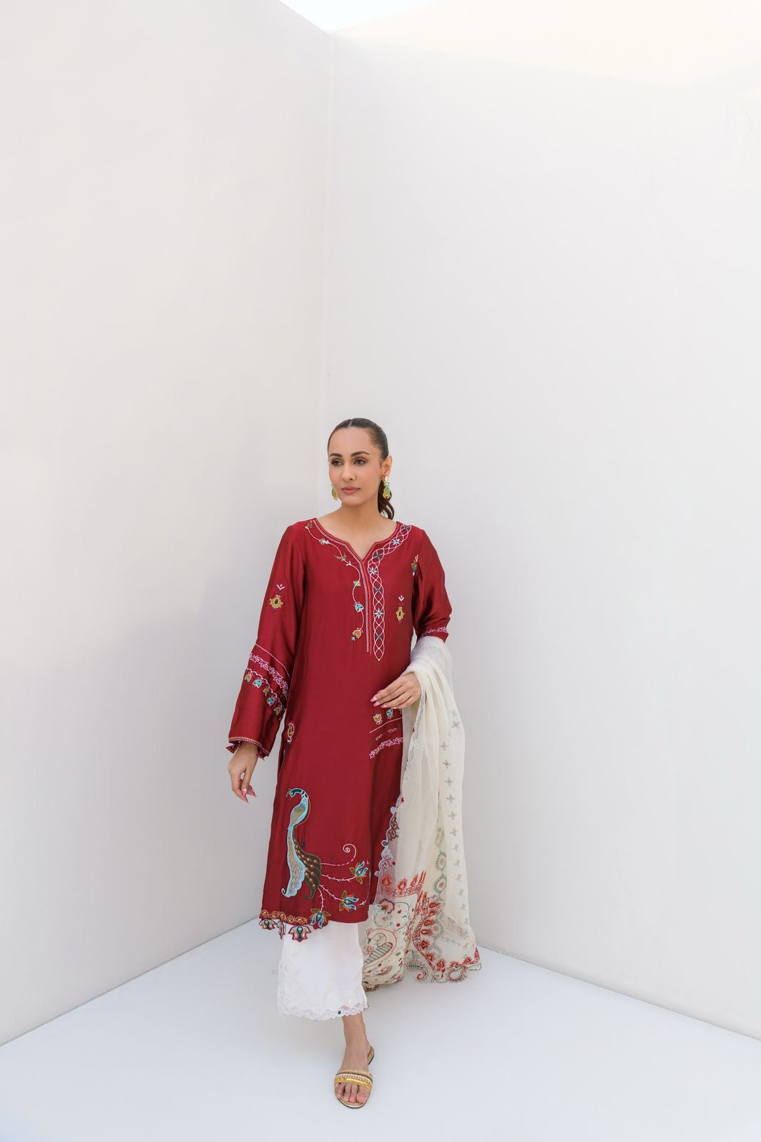 RIMSHA SHAIKHANI - Uswa red maroon