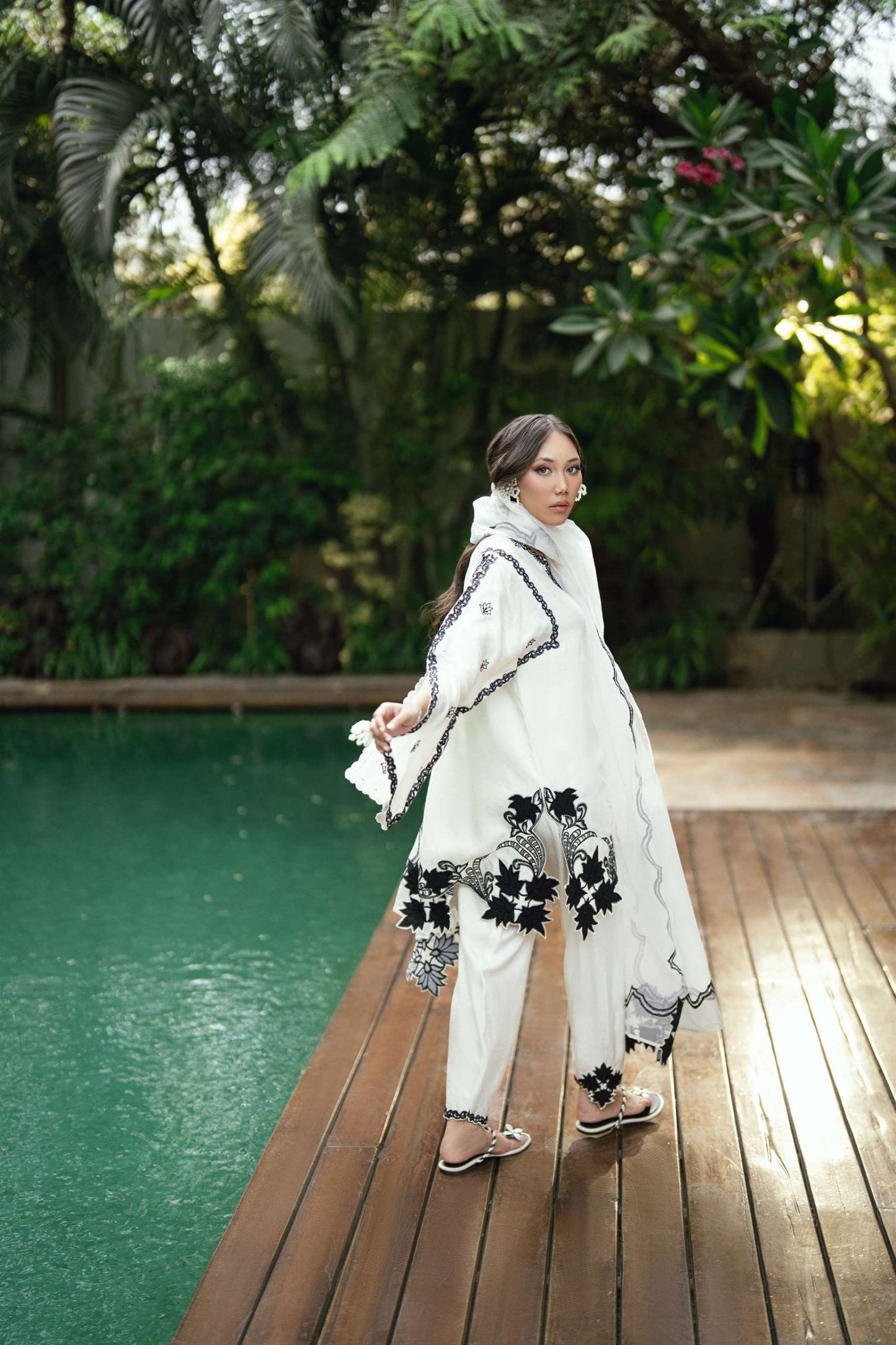 KARISHMA TALREJA - Lace