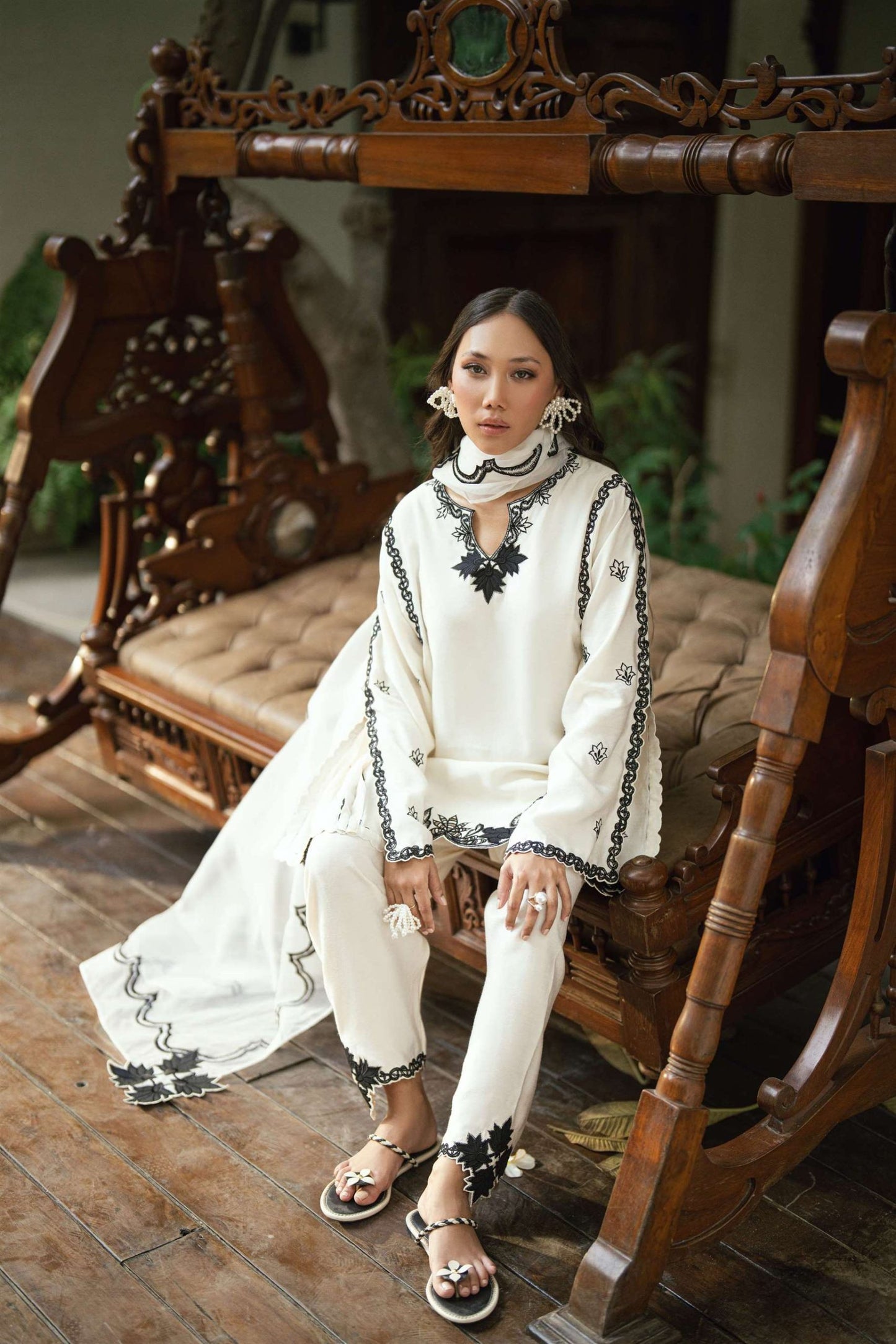 KARISHMA TALREJA - Lace