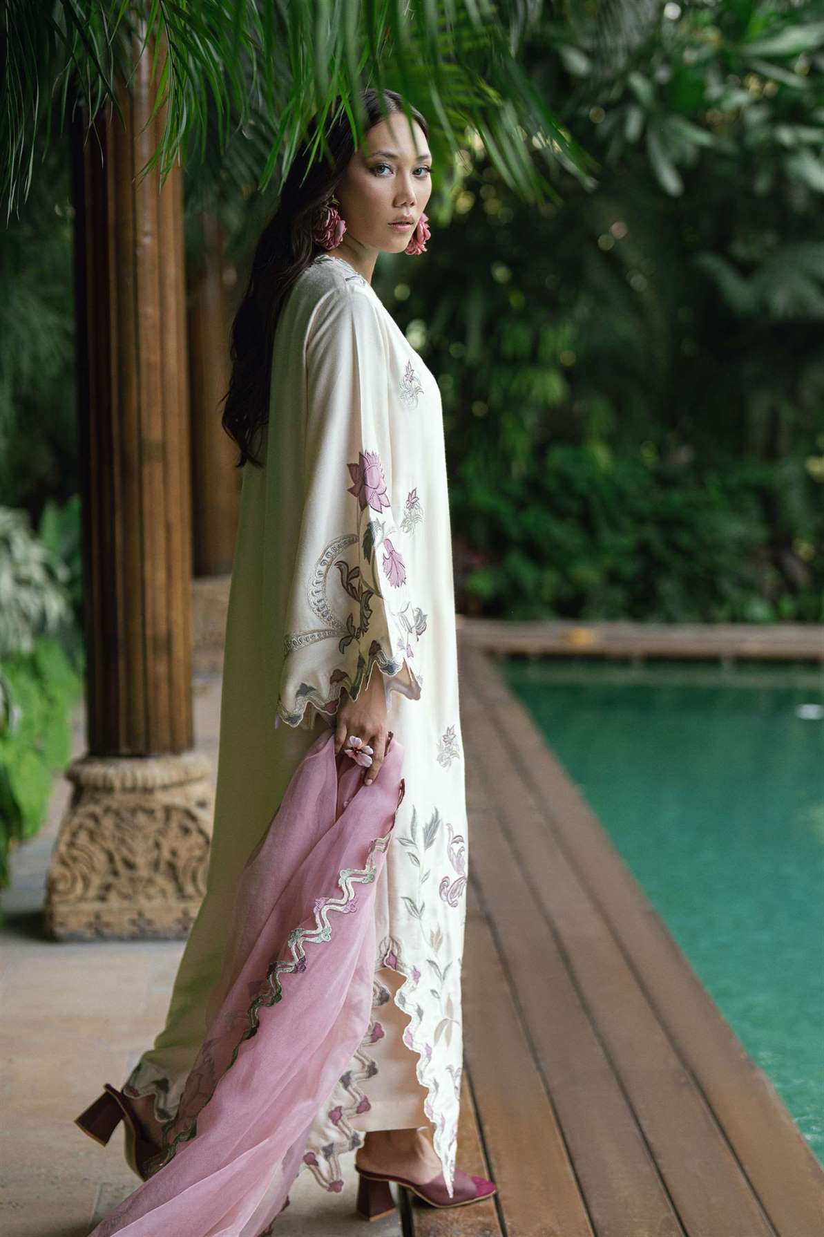 KARISHMA TALREJA - Topaz