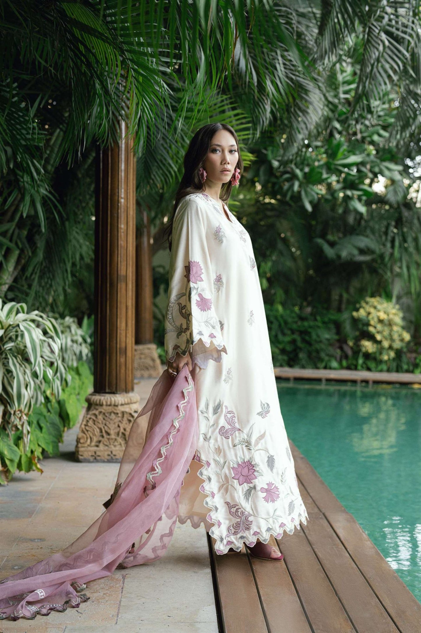 KARISHMA TALREJA - Topaz