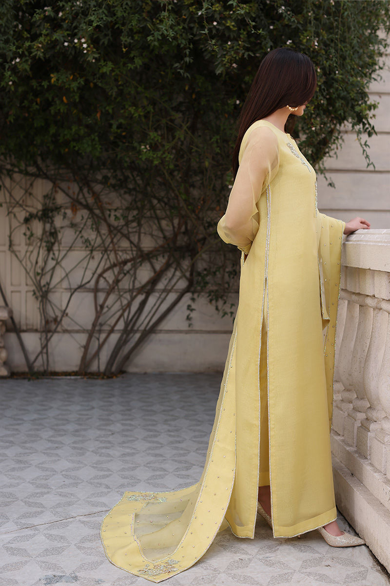 UZMA AND AFSHEEN - Meherbano