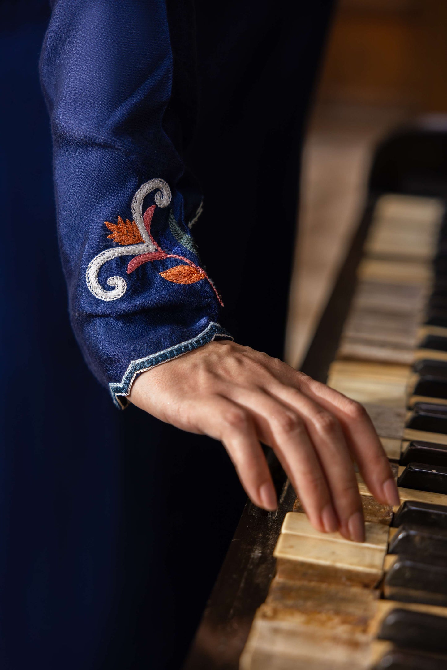 HUMAYUN ALAMGIR ( WOMENWEAR)-Bluebell Kaftan