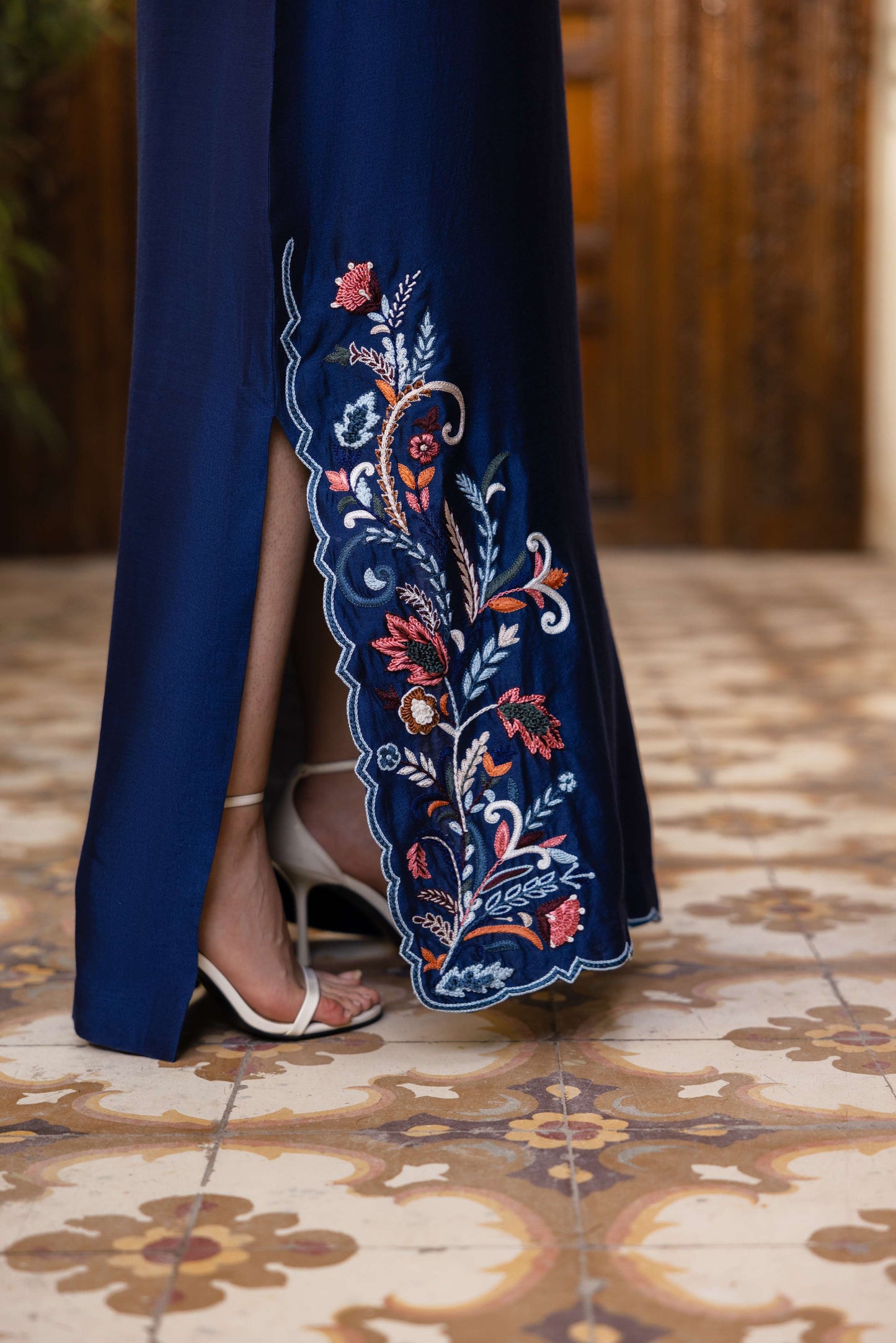 HUMAYUN ALAMGIR ( WOMENWEAR)-Bluebell Kaftan