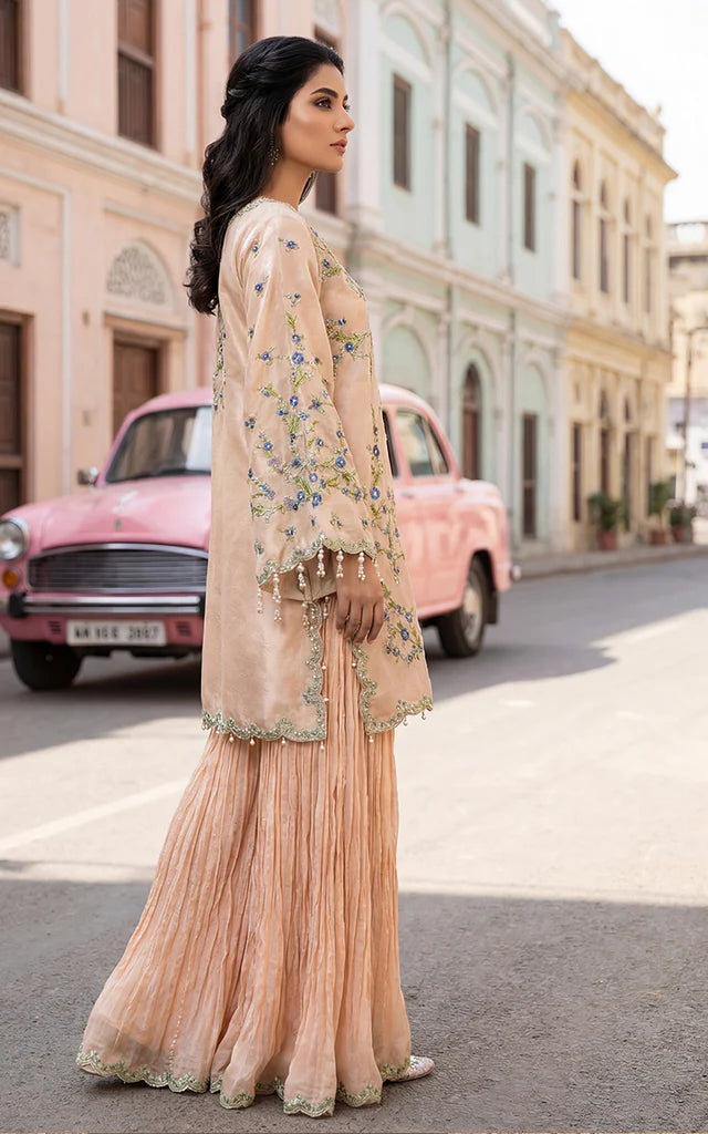 THREADS AND MOTIFS - Soft amber