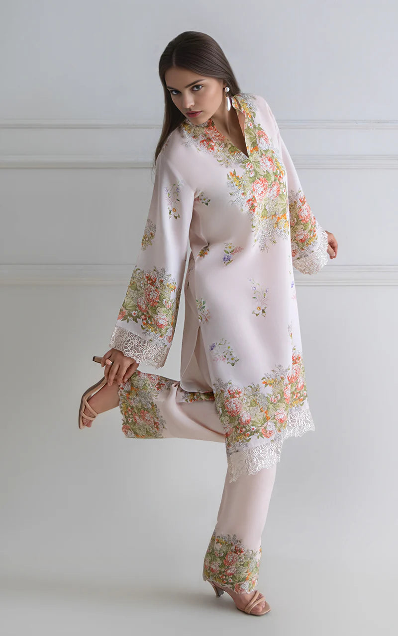 THREADS AND MOTIFS - Peach Floral Printed