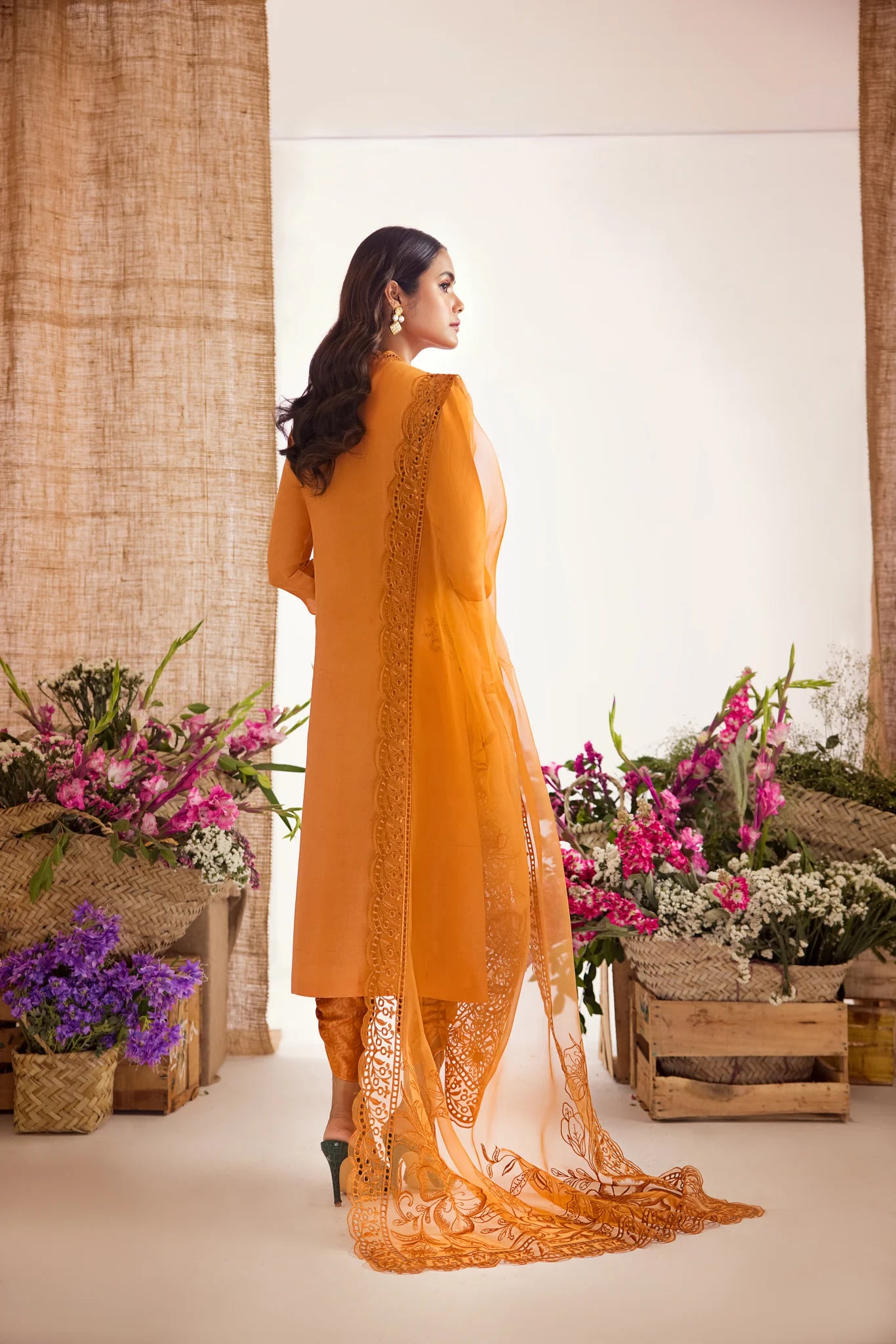 ANAM AHKLAQ - Pumpkin Spice