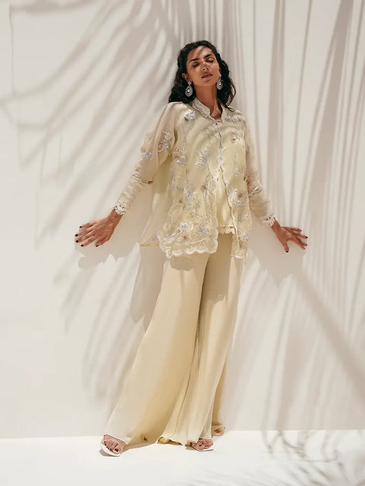 FARAH ZUBAIR - Noore