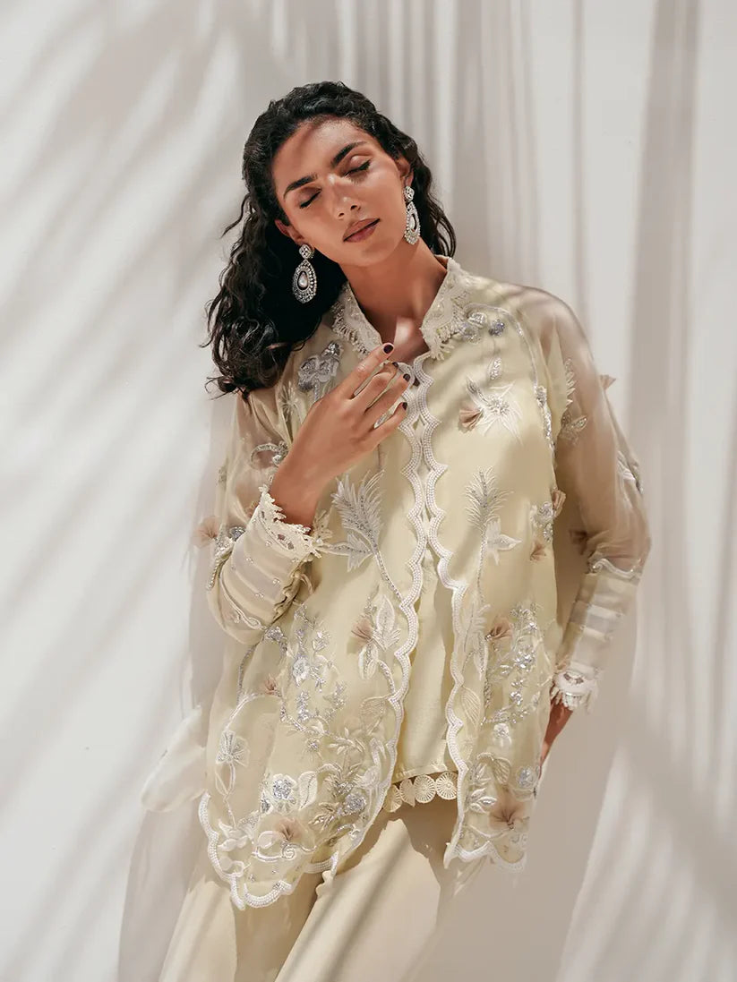 FARAH ZUBAIR - Noore