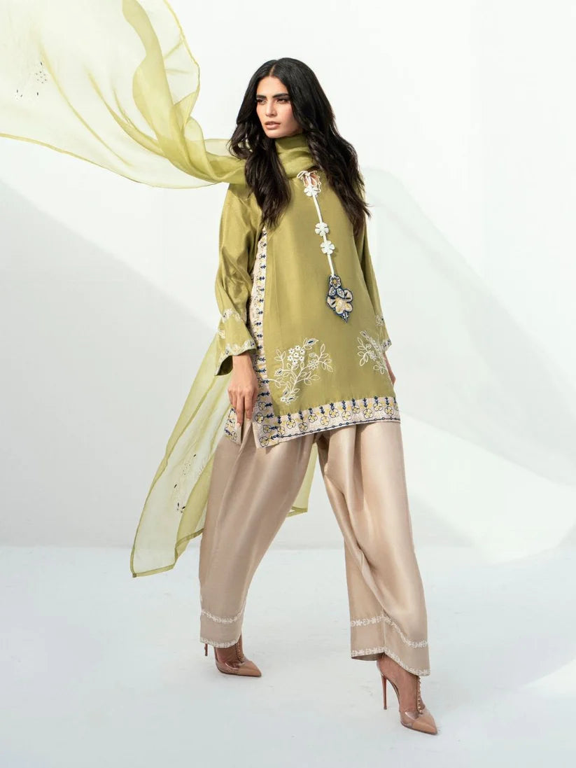 FARAH ZUBAIR - Yumna