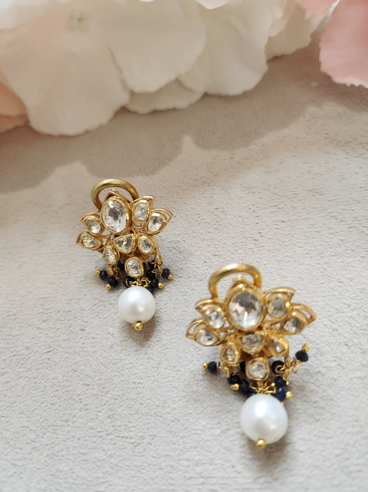 VINANTI MANJI JEWELRY - Lotus kundan with hanging pearl clip earrings