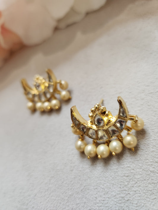 VINANTI MANJI JEWELRY - Kundan in Moon Style Earrings