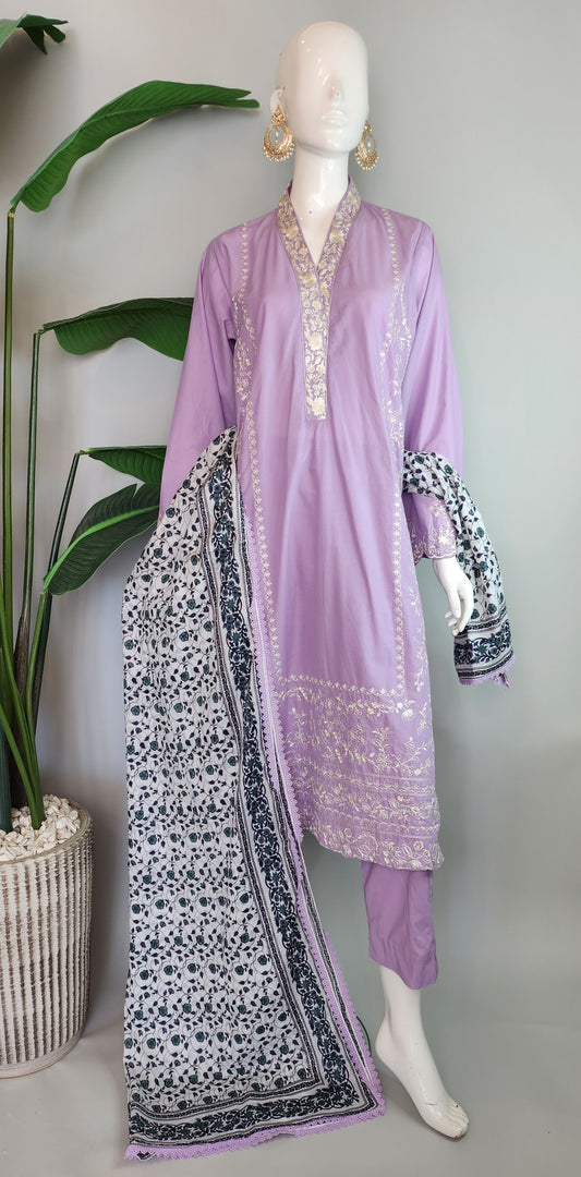 AGHA NOOR - Lavender Embroidered Suit