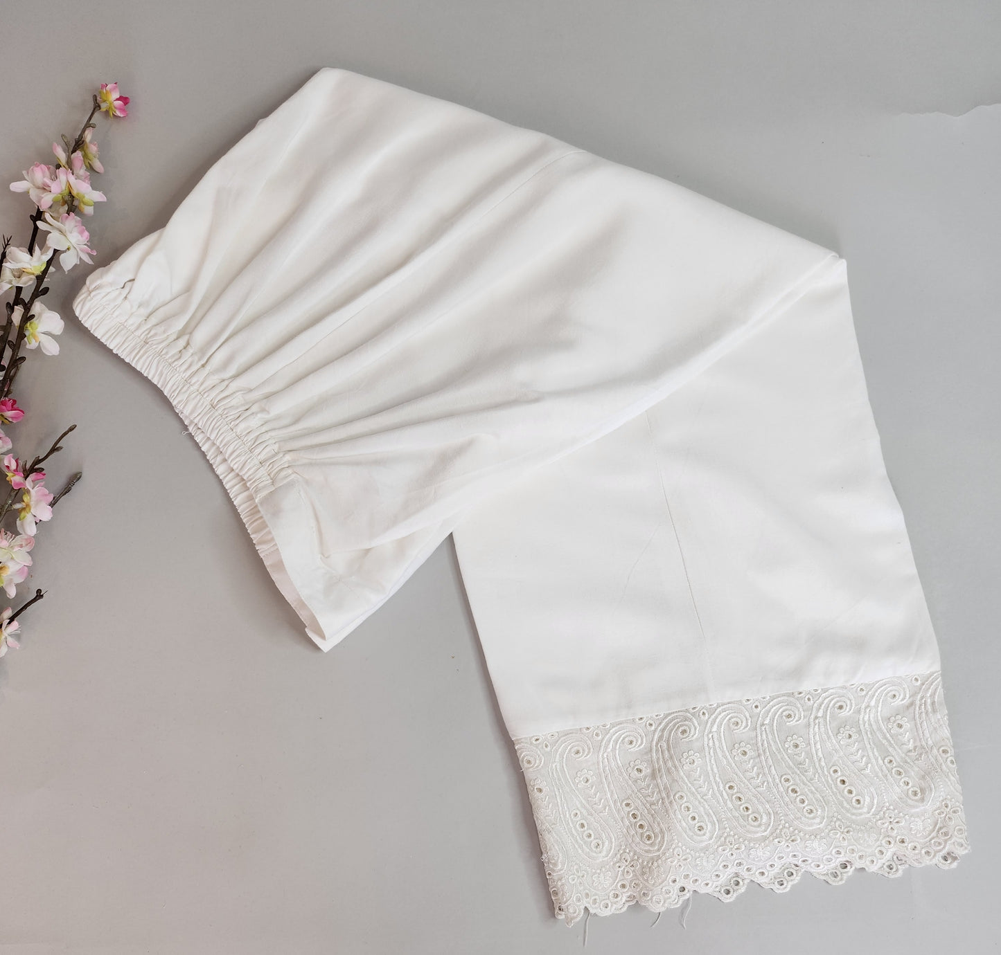 SABEEN MANEKIA - White Lace Scallops Culottes Pant