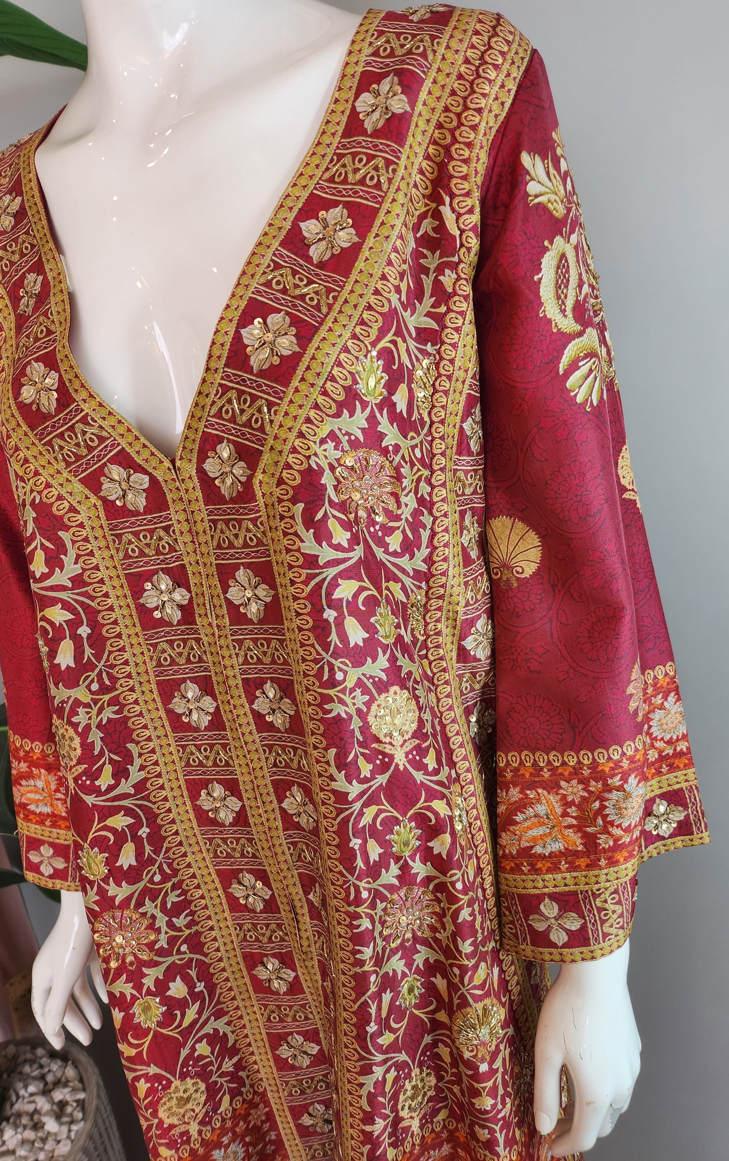 SARAH SHEERAZ - Red Printed Front Open