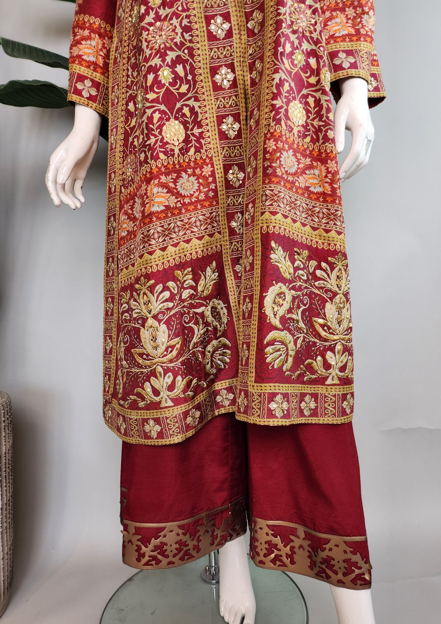 SARAH SHEERAZ - Red Printed Front Open