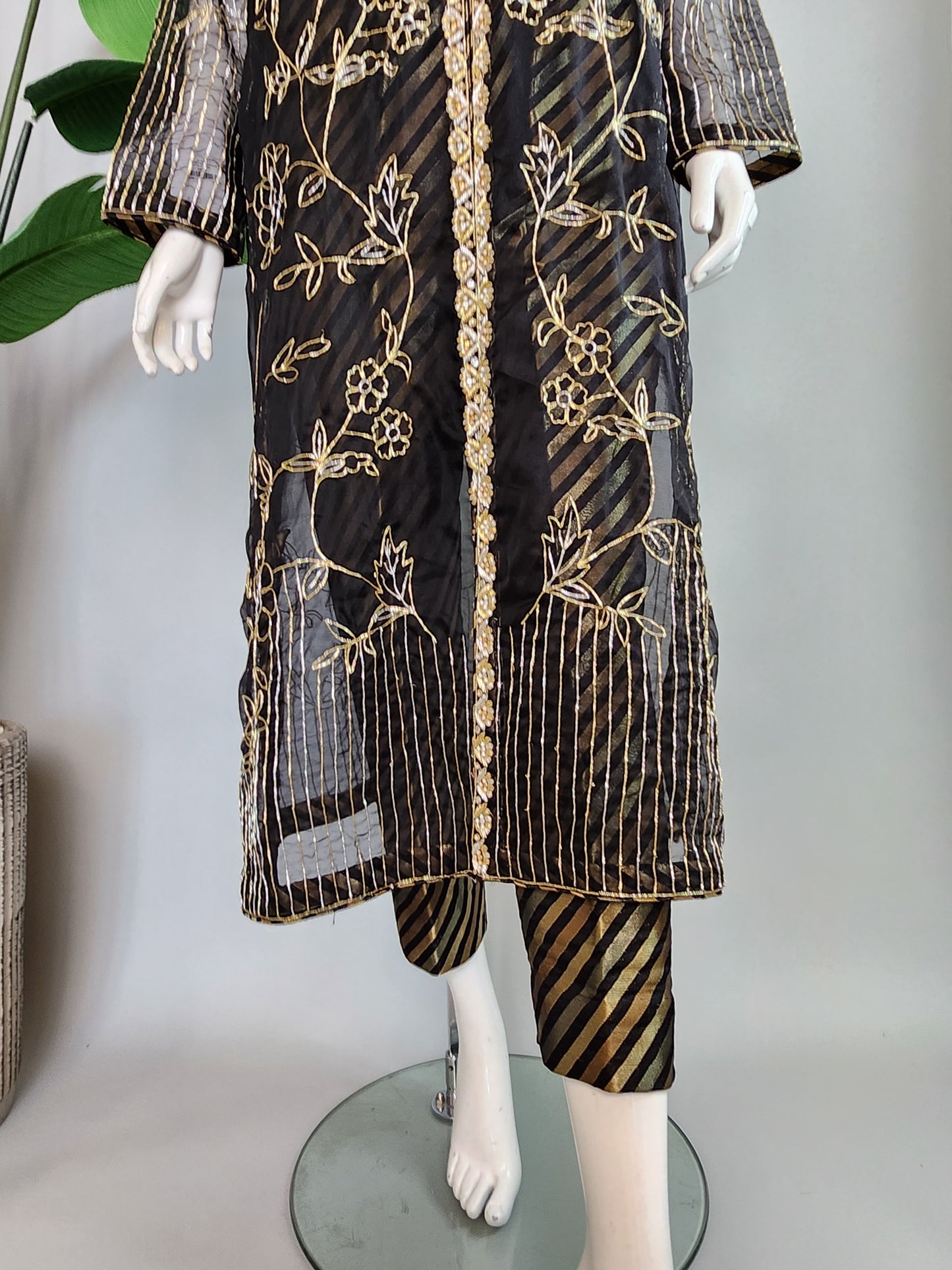 HOUSE OF REINA - Black and Gold Organza Jacket