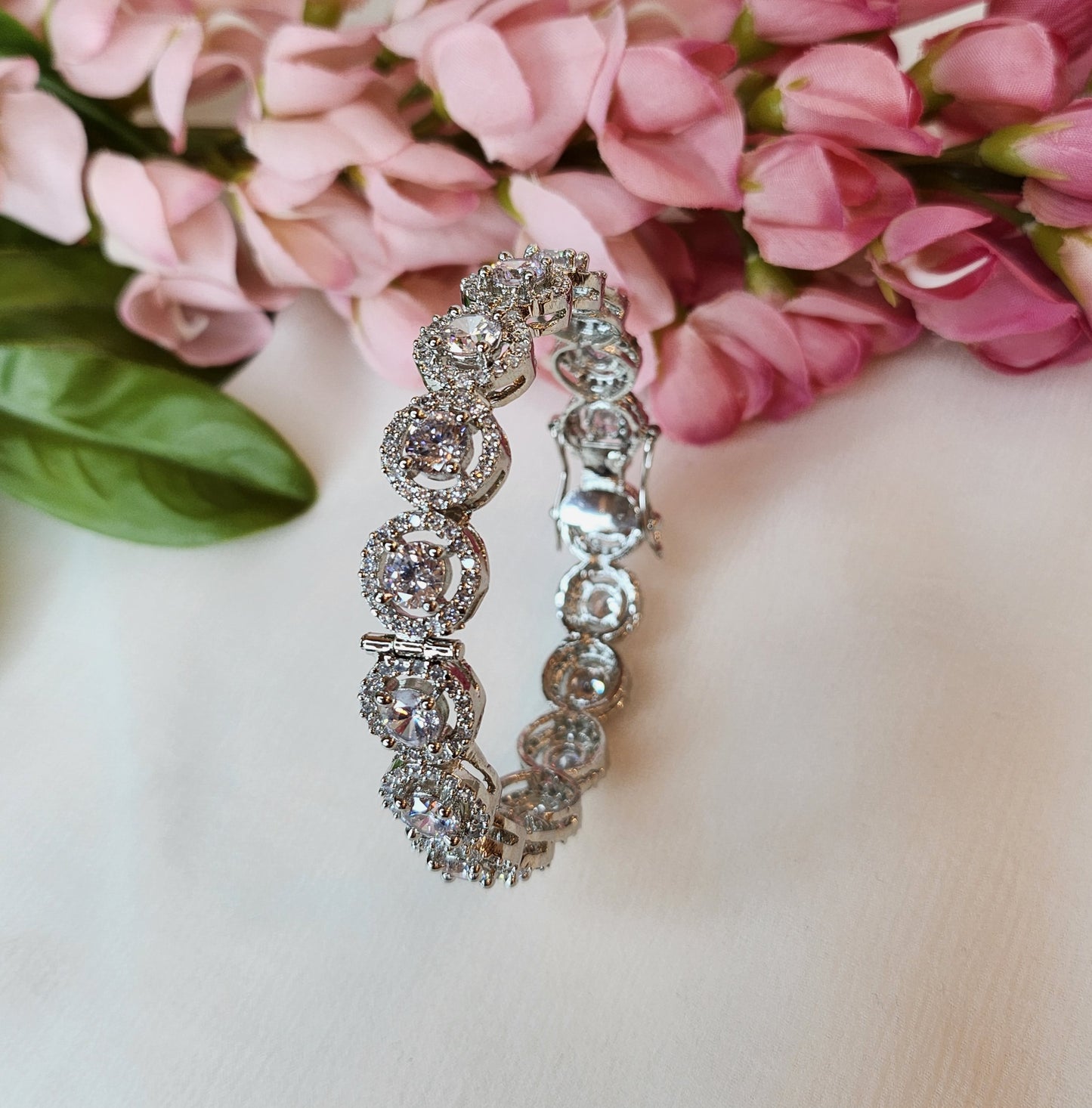 THE BUTTERFLY EFFECT - Round Zircon Silver Bangle