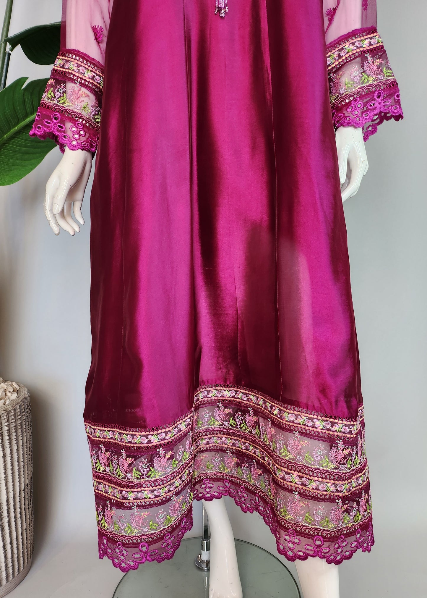 SARAH SHEERAZ - Magenta Embroidered