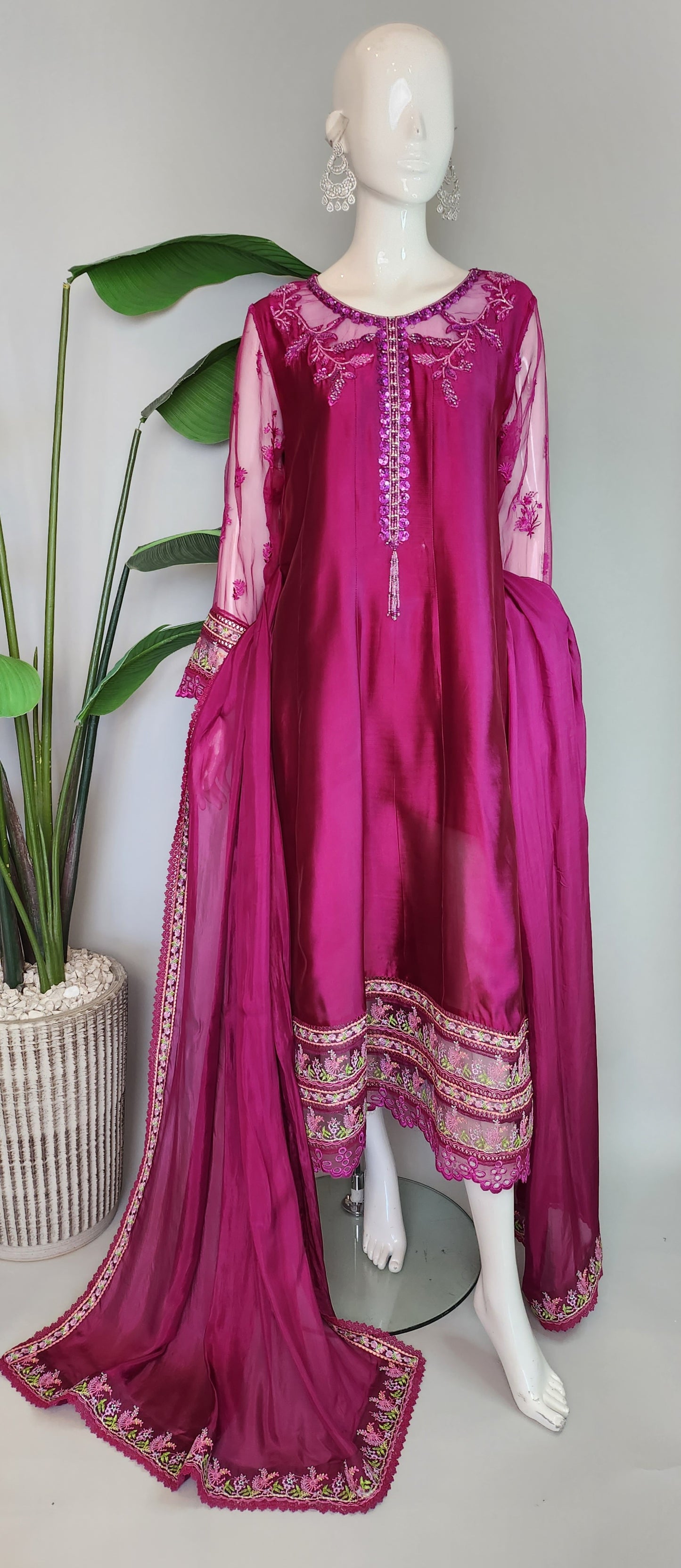 SARAH SHEERAZ - Magenta Embroidered