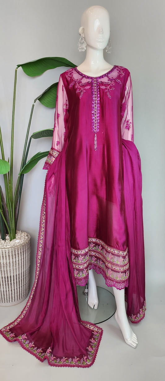 SARAH SHEERAZ - Magenta Embroidered