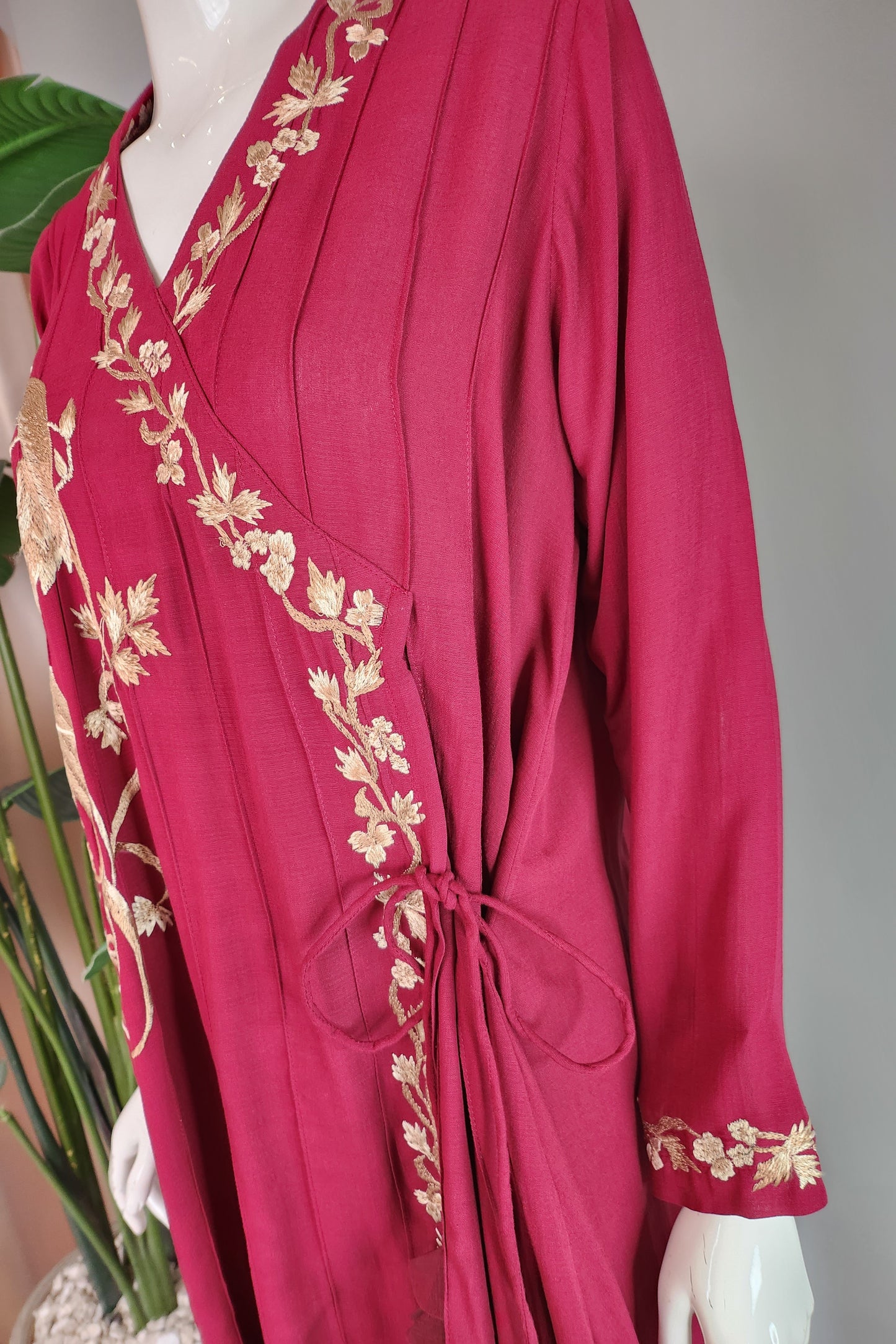 MARIA RAO - Maroon Peacock