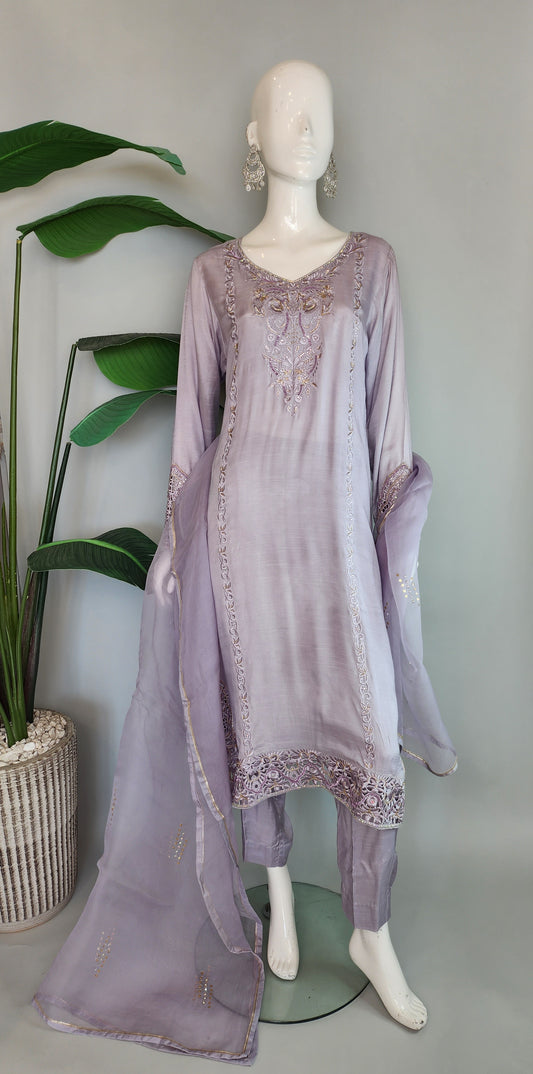 MAHOGANY - Lilac Cutwork