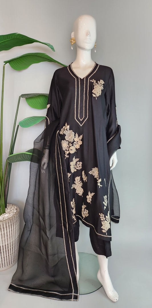 SEEMA IFTIKHAR - Black Embroidered