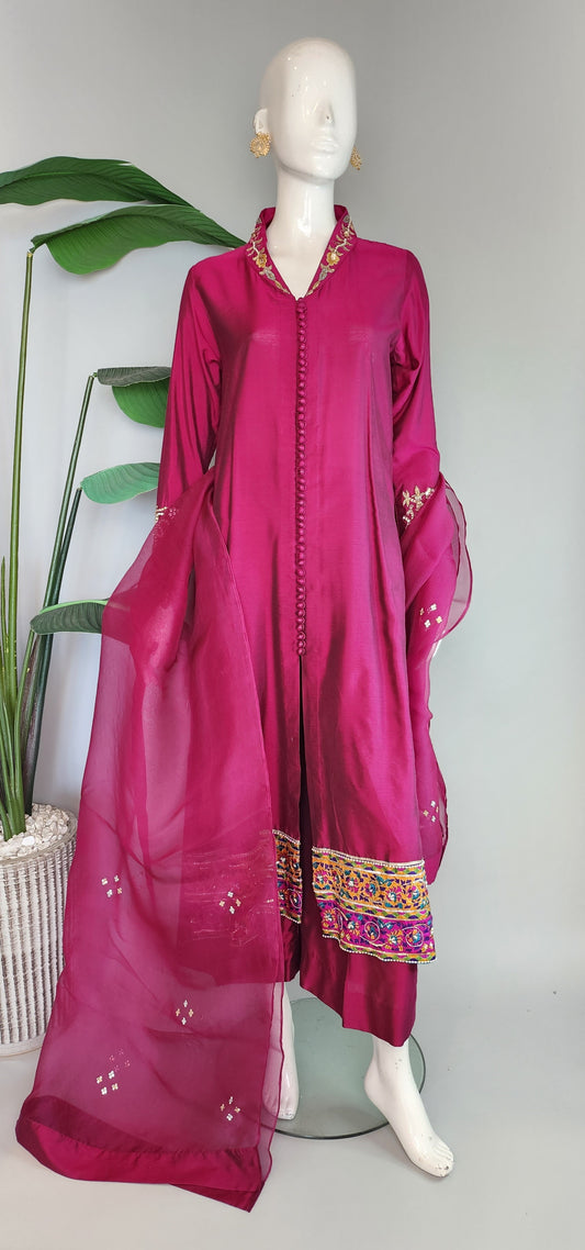 MAHOGANY - Magenta with multi border