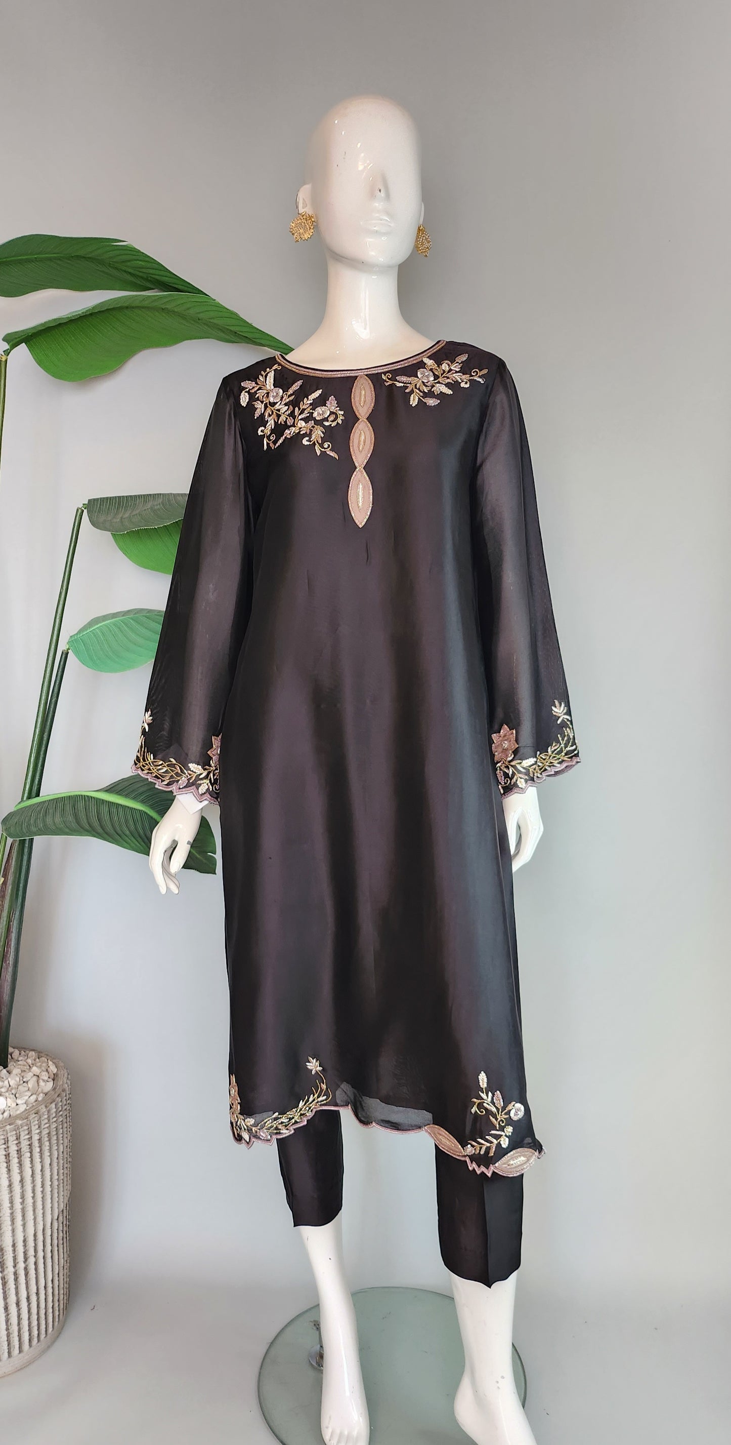 MAHOGANY - Black with coffee brown