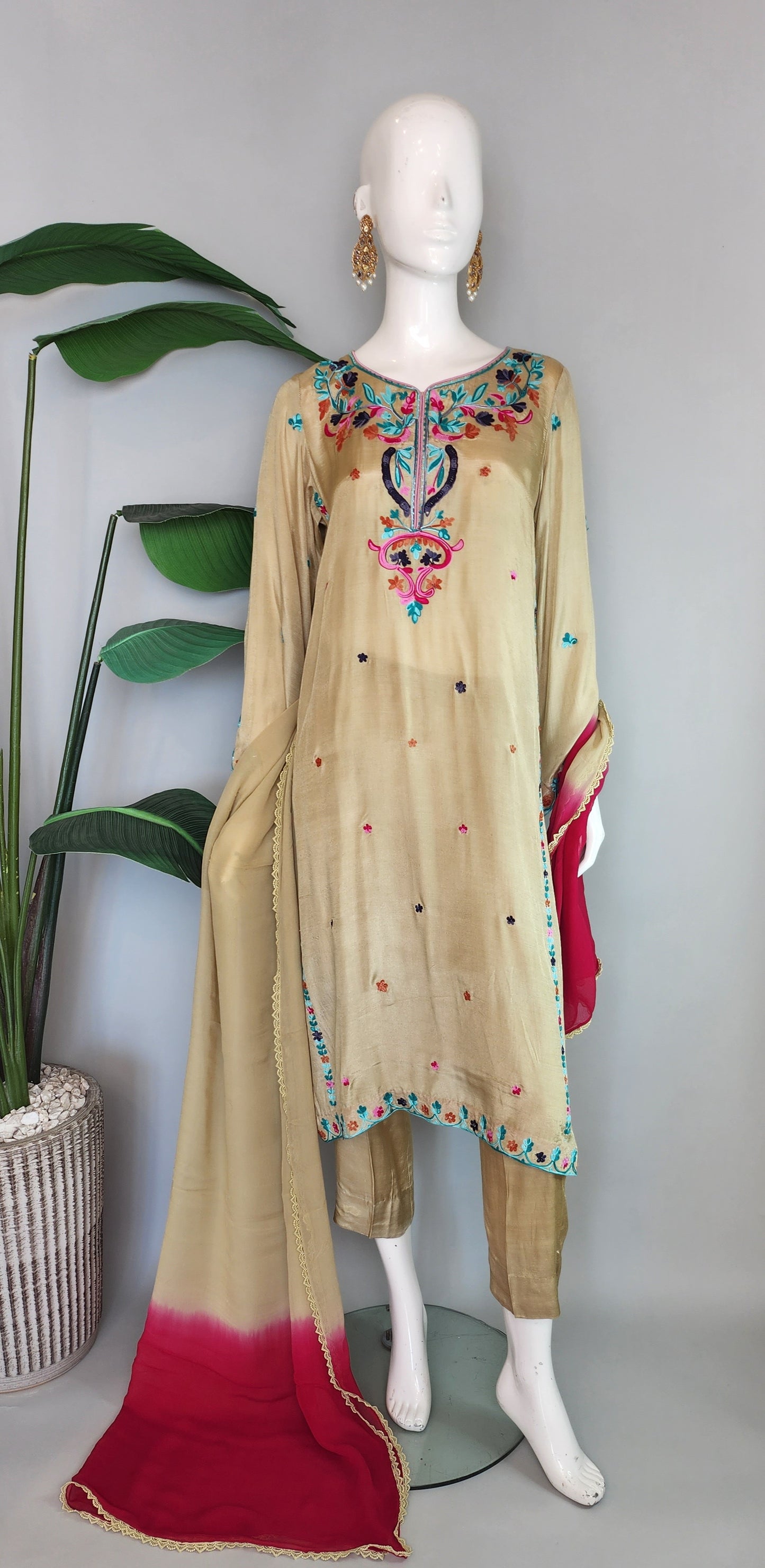 HOUSE OF REINA - Olive with Embroidered work